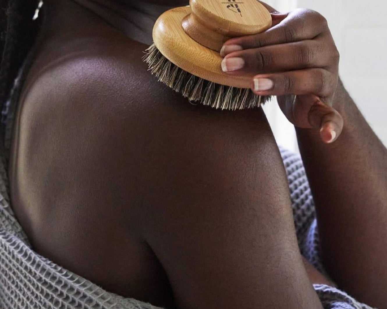 Flow & Radiance : The Essential Guide to Lymphatic Drainage