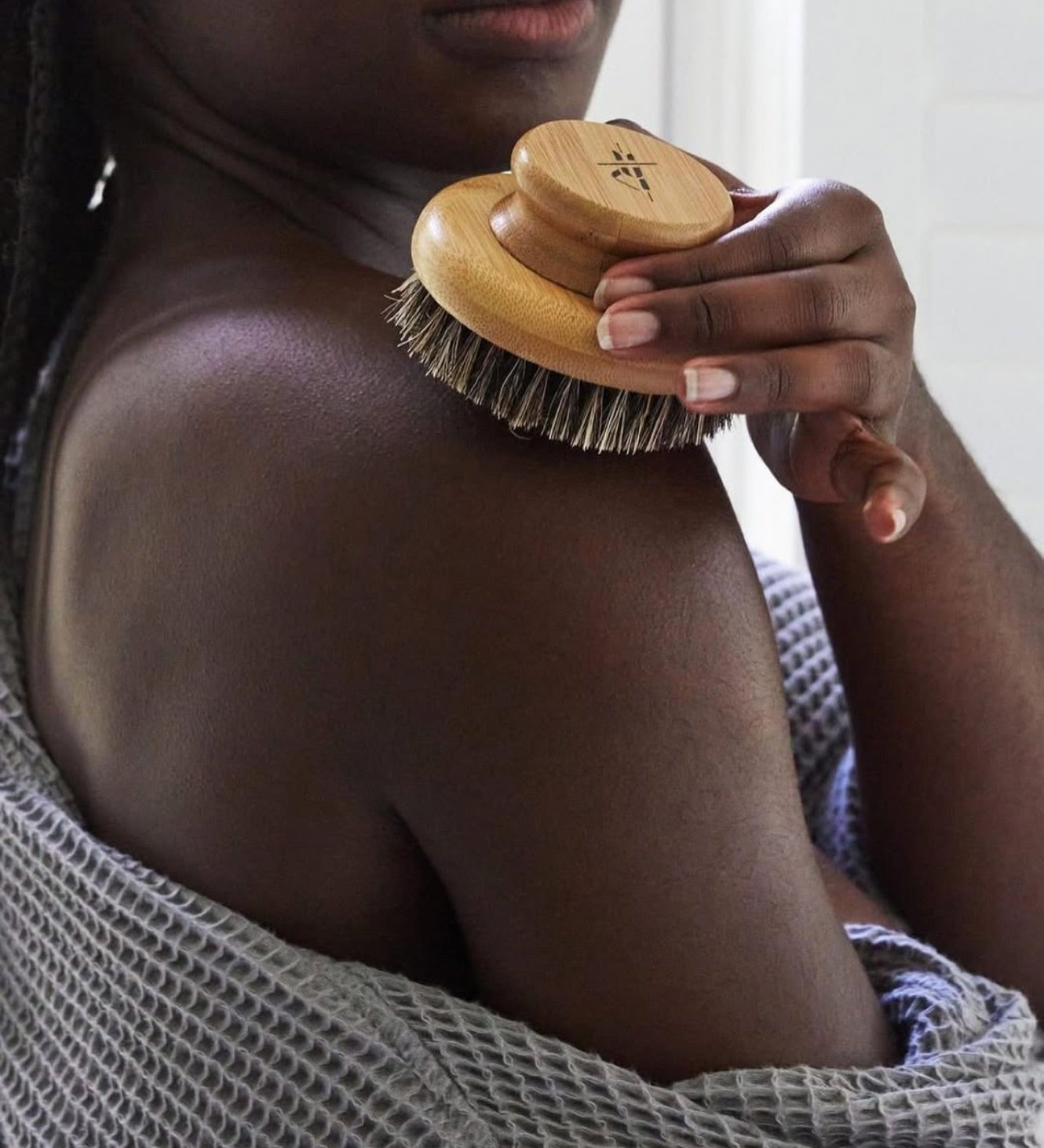 Flow & Radiance : The Essential Guide to Lymphatic Drainage